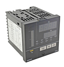 Omron E5AK-AA2-500 Digital Temperature Process Controller