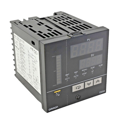 Omron E5AK-AA2-500 Digital Temperature Process Controller