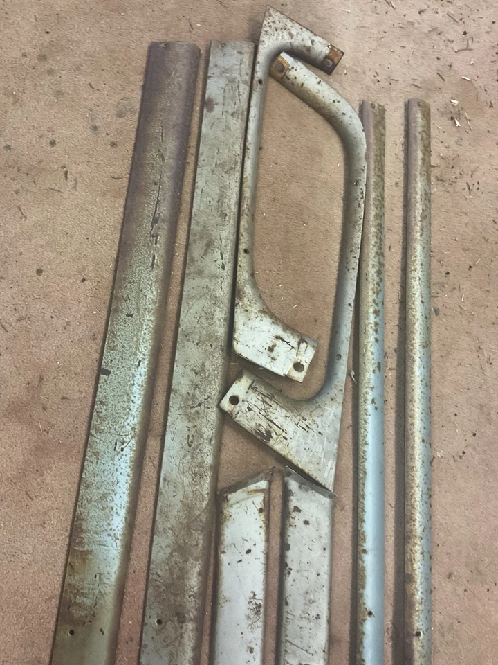 Chevrolet Suburban 1961-1966 molduras de decoración de ventana lateral interior. ORIGINAL Foto 4 de 4