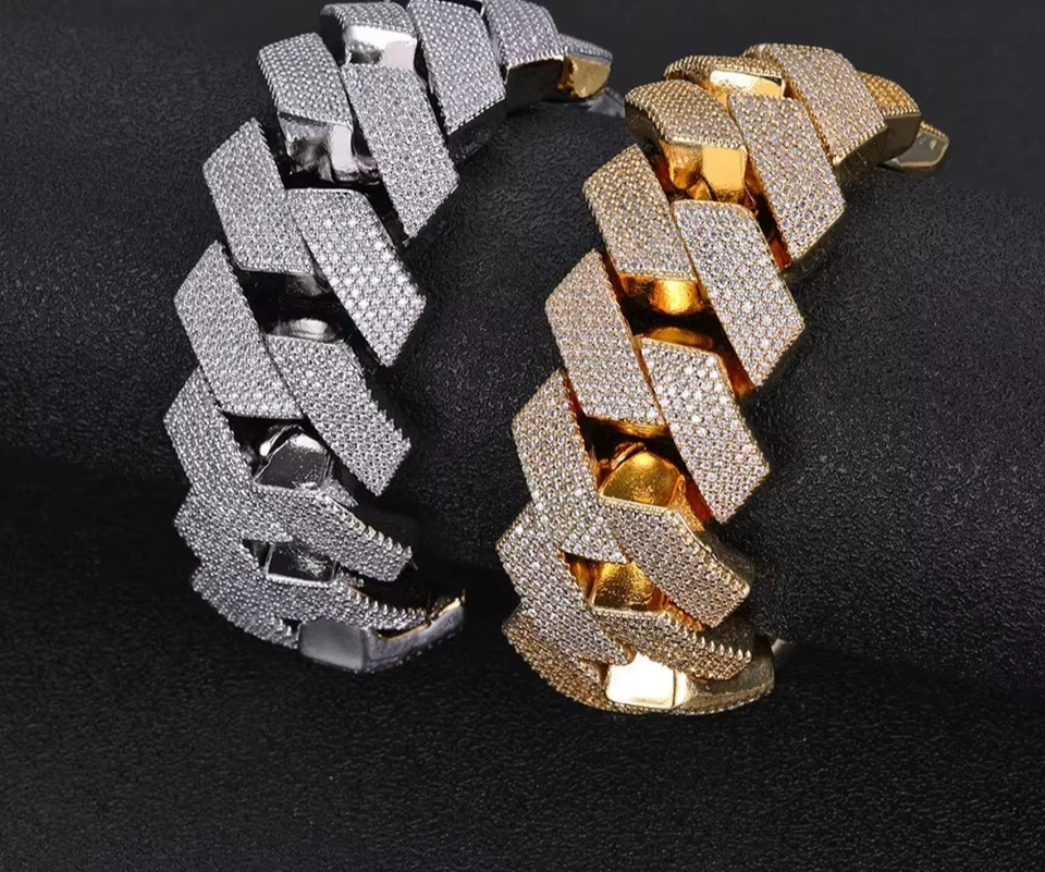 Brazalete de eslabones cubanos de diamantes simulados de corte redondo de 15 quilates chapado en oro rosa de 14 quilates Foto 2 de 4