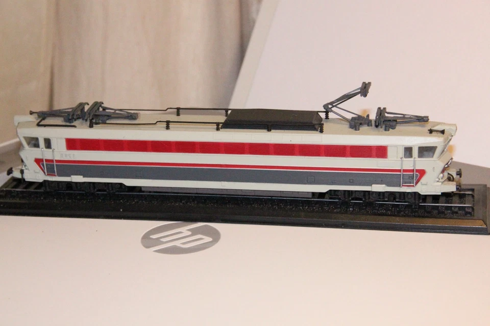 Editions  ATLAS Locomotive type CC 40100 des chemins de fer Français - Photo 2/2