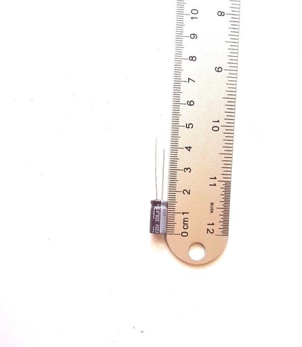 10 PIEZAS CONDENSADOR NICHICON 330uF 25V 8x15mm 105°C - Imagen 6 de 7