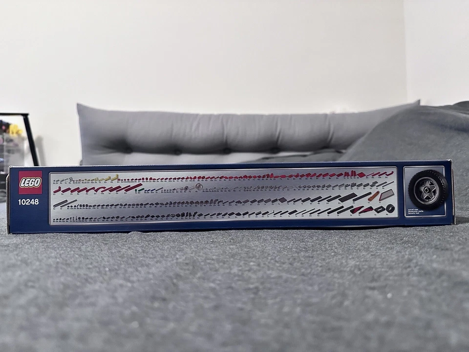 LEGO Creator Expert: Ferrari F40 (10248) - Image 4 of 4