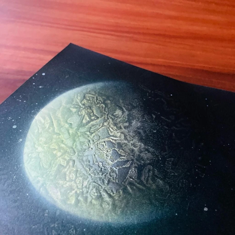 翡翠之谜-手工喷涂行星纸艺术 — 第 4/4 张图片