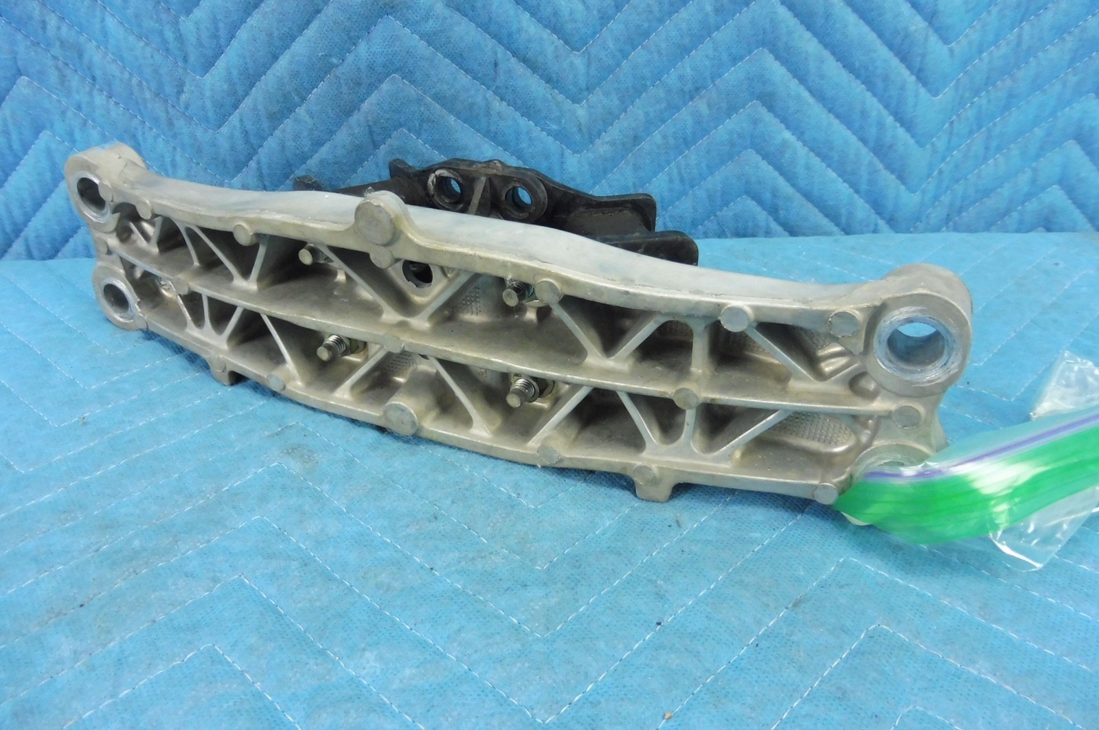 Lexus LS430 Rear Eng./Trans. Motor Mount W Crossmember 1237150140 01