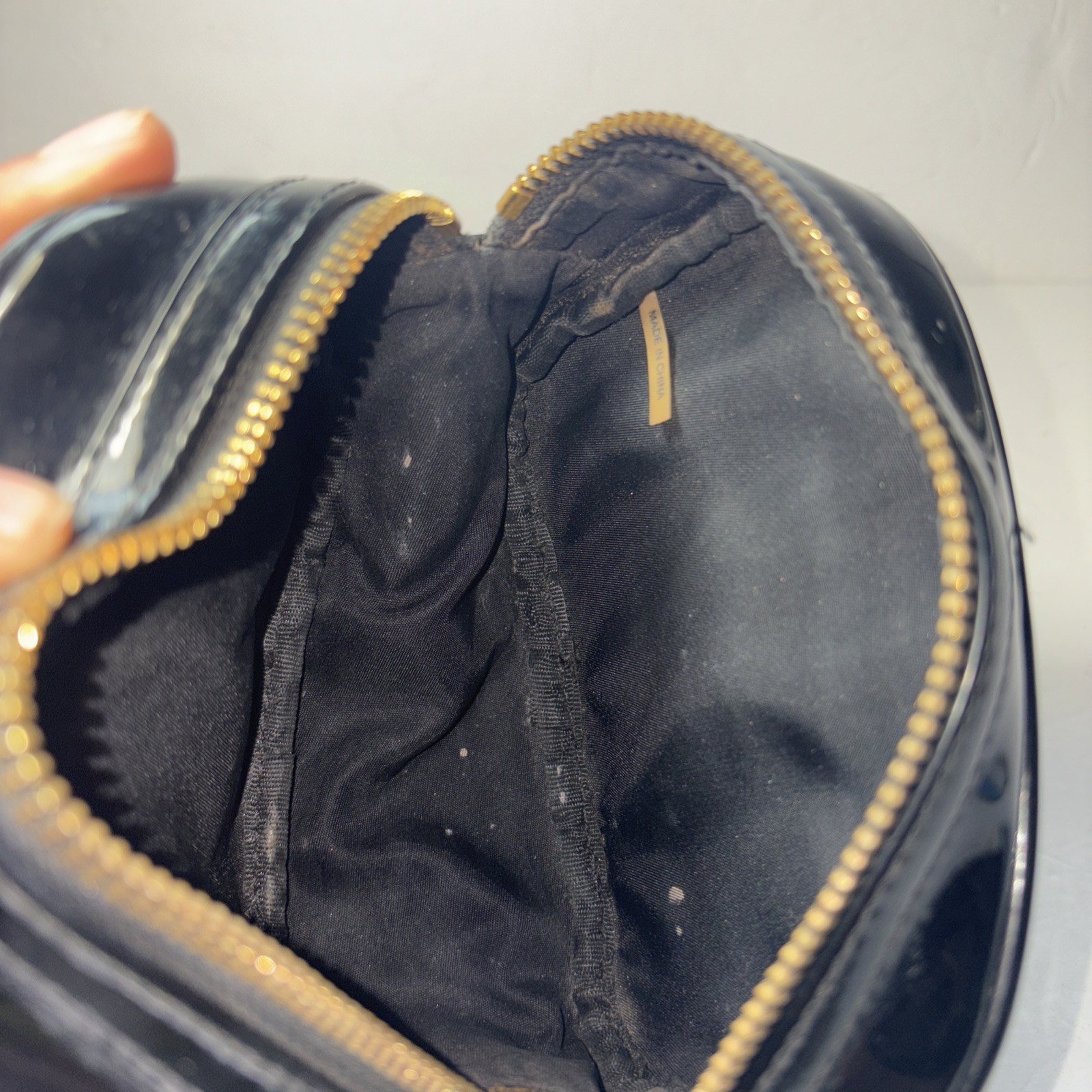 Tory Burch Black Logo Patent Leather Cosmetic Jewelry Case Makeup  Bag thumbnail 8