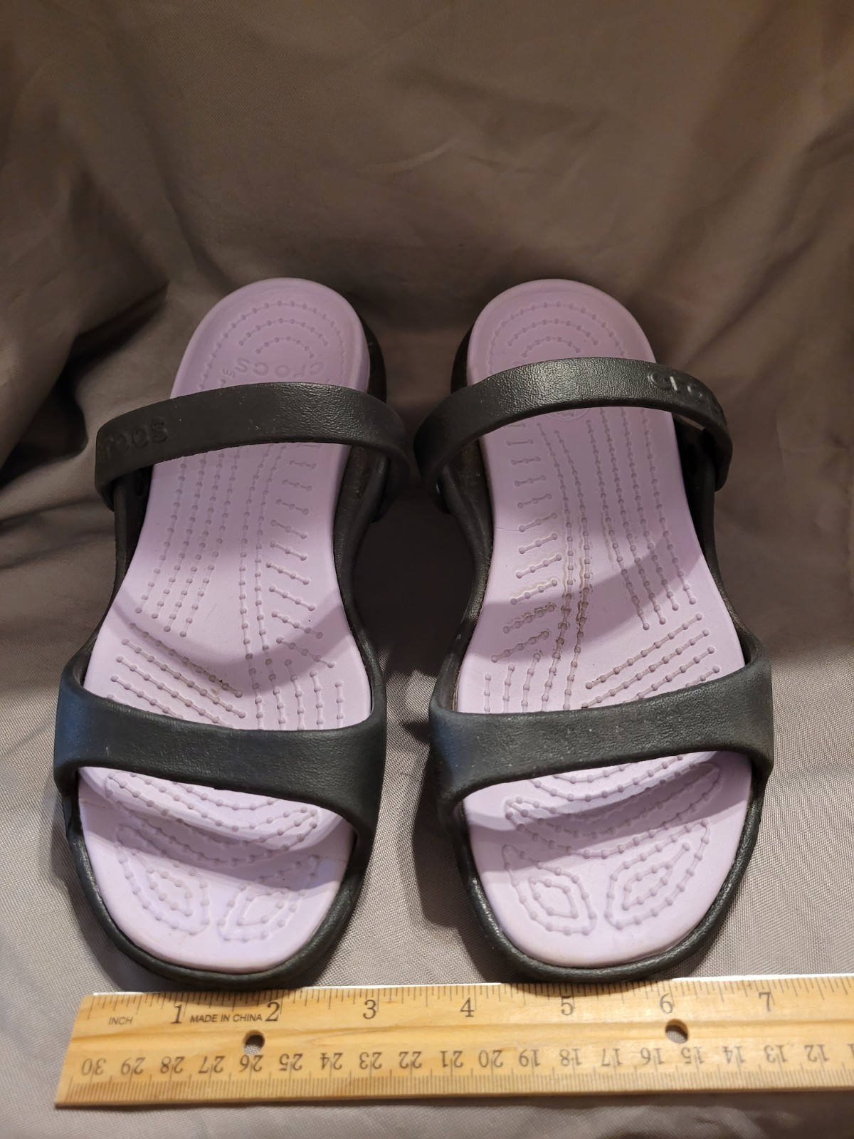 Crocs Womens Cleo Sandals size 9 Black lavender soles GUC