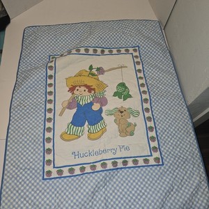 Vtg Huckleberry Pie Strawberry Shortcake Handmade Baby Quilt Blanket 33x42 #219