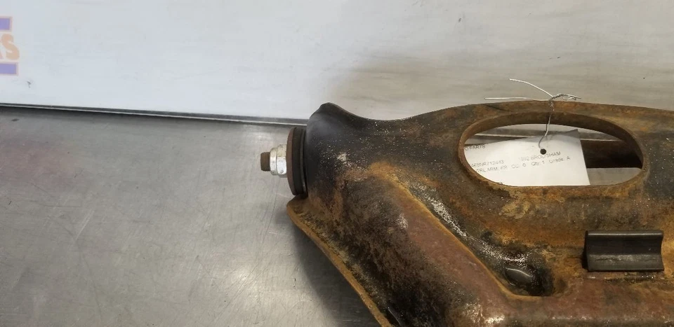 92 CADILLAC BROUGHAM BRAZO DE CONTROL SUPERIOR PASAJERO DELANTERO DERECHO Foto 3 de 4