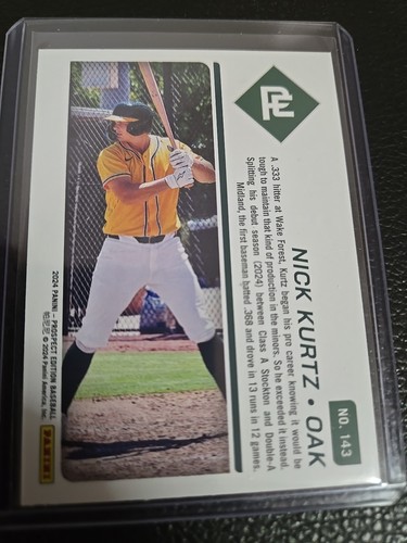 2024 Panini Prospect Edition - Nick Kurtz #143 Rosso 222/299 (RC) SP Atletica Leggera - Foto 4 di 4