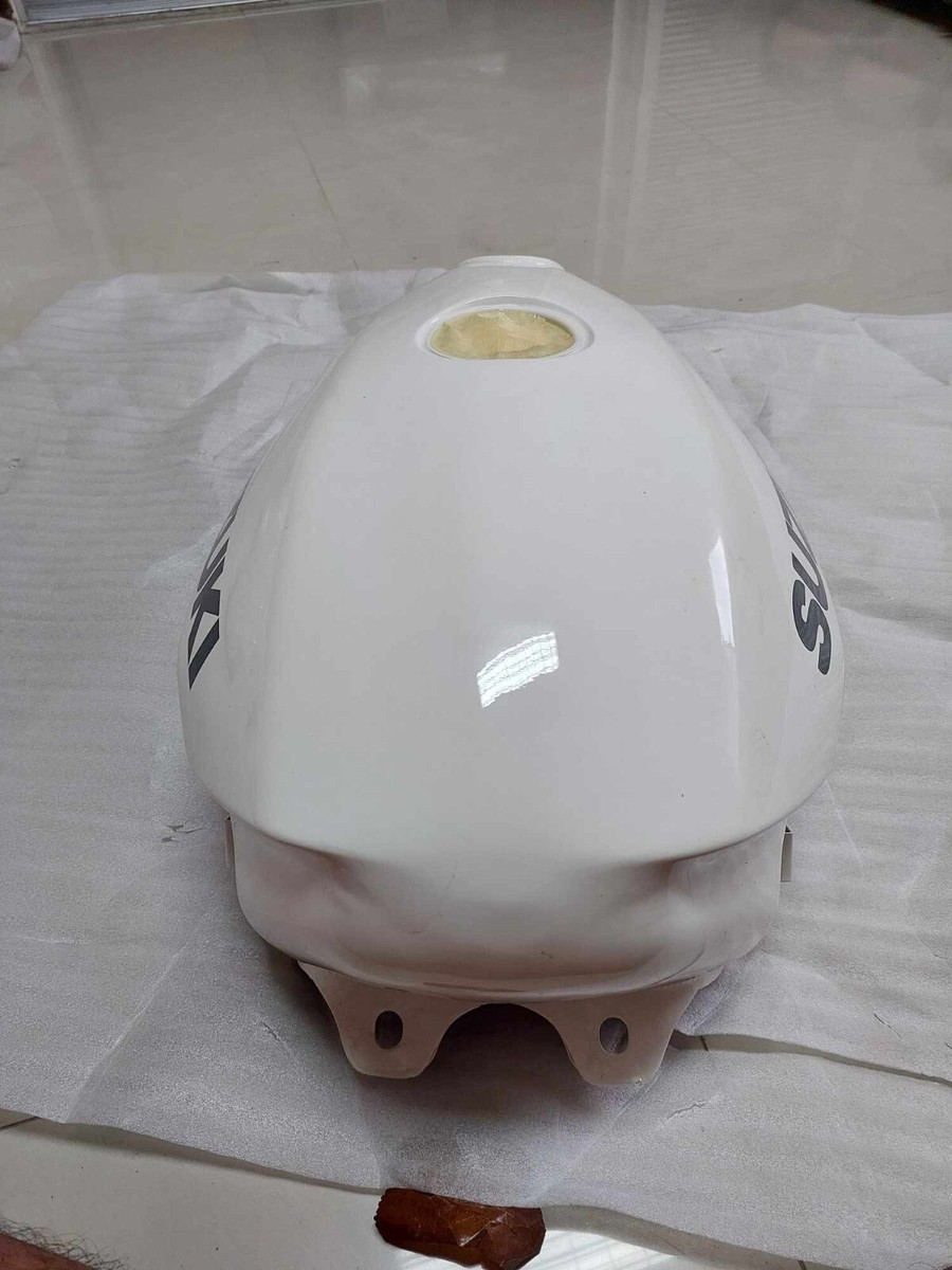 SUZUKI GSX750P-POLICE-GS75OE FUEL GAS TANK GENUINE NOS JAPAN P/N