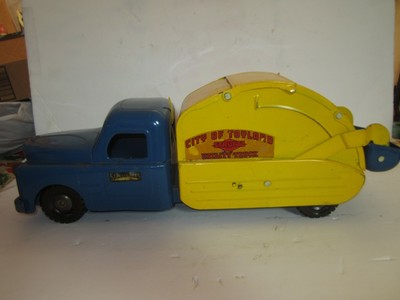 toy utility truck