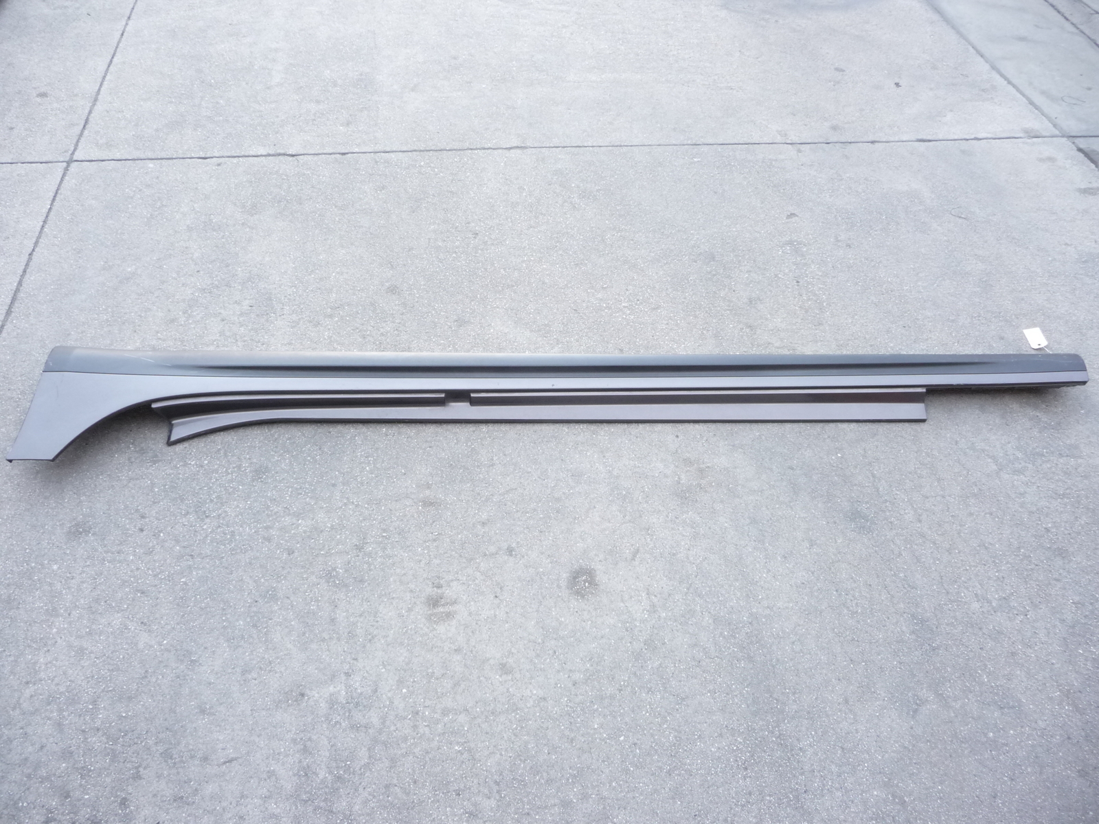 18-20 Maserati Ghibli M157 Left Driver side Skirt Rocker Molding 673002659 OEM