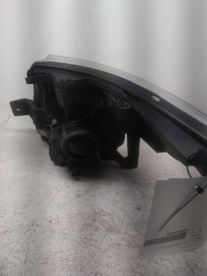 Used Right Headlight Assembly fits: 2014 Ford Explorer Base halogen w/o police p Foto 3 de 4