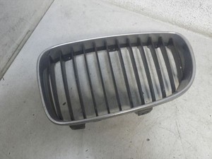 Kühlergrill BMW Niere links 51.13-7166439 BMW 1 (E81) 120D
