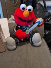 Vintage Rock N Roll Elmo w/ Guitar Plays Music And Shakes Works Great Tyco 1998