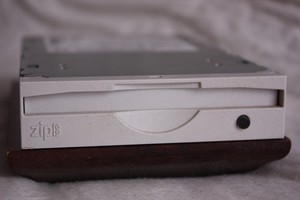 Iomega Z100ATAPI Internal IDE 100MB Zip Drive good used condition
