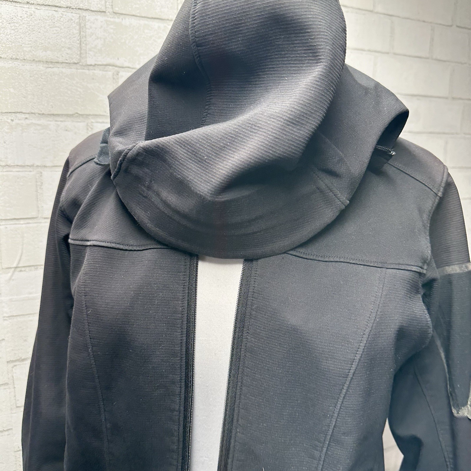 Arc’teryx Softshell Zip Hooded Jacket Windbreaker… - image 4