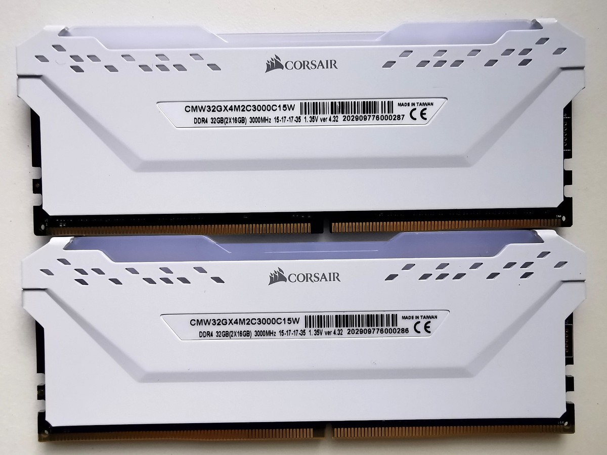 Corsair Vengeance RGB Pro 32GB 2x16GB DDR4-3000 CL15 Memory