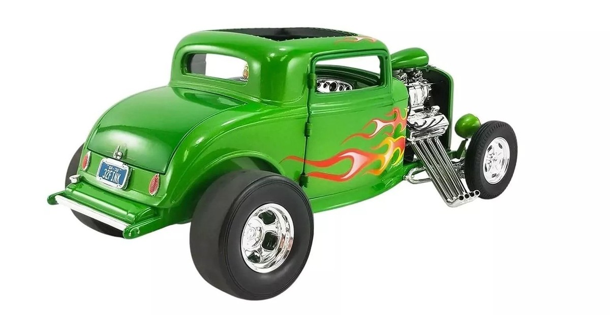 ACME A1805019 - 1932 Ford Blown 3 Window Hot Rod 