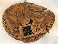 Vintage Wilson A2562 Jeff Torborg Catchers Mitt Made In USA Baseball Glove 2564