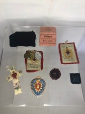 Reliquien aus Gewandst&uuml;cken des Petrus Canisius Stoffst&uuml;cke Kreuz Herz Jesu