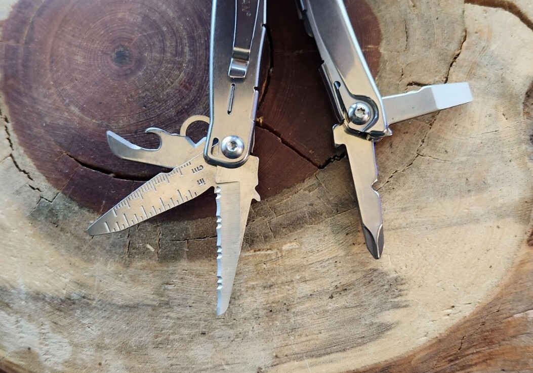 Leatherman Bolster MultiTool, Knife, Pliers w/Nylon Sheath Great J24