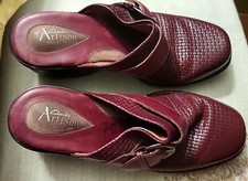 Clarks Artisan Weaved Leather Clog Mules Womens Size 10M Oxblood Burgundy EUC