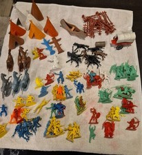 Lot Of 115 Vintage Cowboy  Indian Plastic Figurine Toys