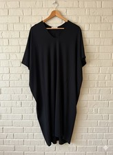 BAREFOOT DREAMS Luxe Milk Jersey Caftan in black OS