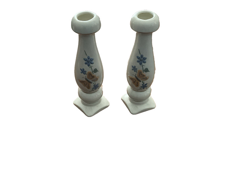 Pair Of Candle Stick Holders In Off-white With Butterfly And Flowers