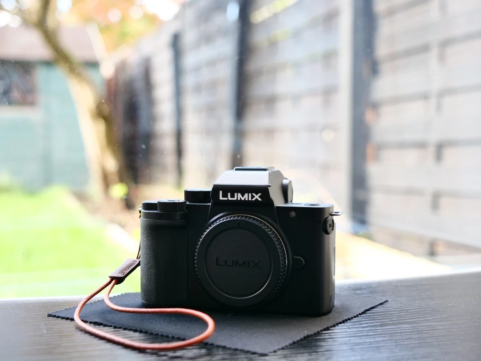 Panasonic Lumix DC-G100 Micro Four Thirds Mirrorless Digital Camera Body 4K 20MP, photo 1 of 5