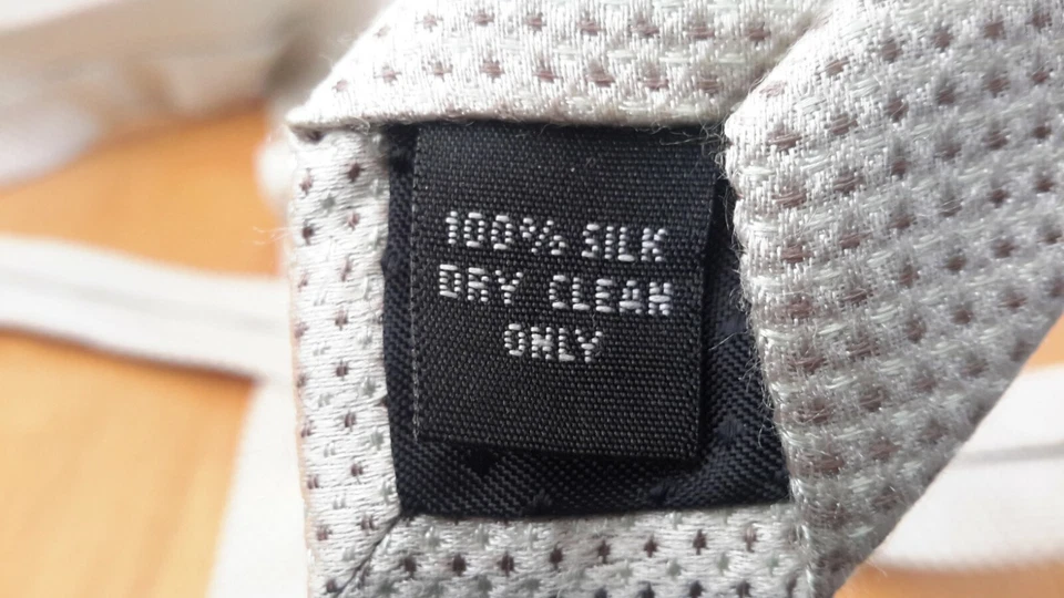 Pierre Cardin Men's Classic Necktie 100% Silk Geometric Gold Pre-owned - Изображение 4 из 4