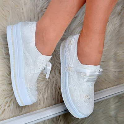 platform wedding trainers