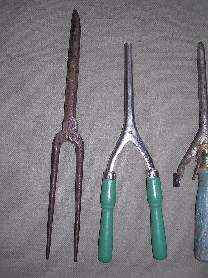 LOT 4 Vintage Hair Curling Irons Wood Handle Electric Metal. One C Acier Premier - Image 2 of 4