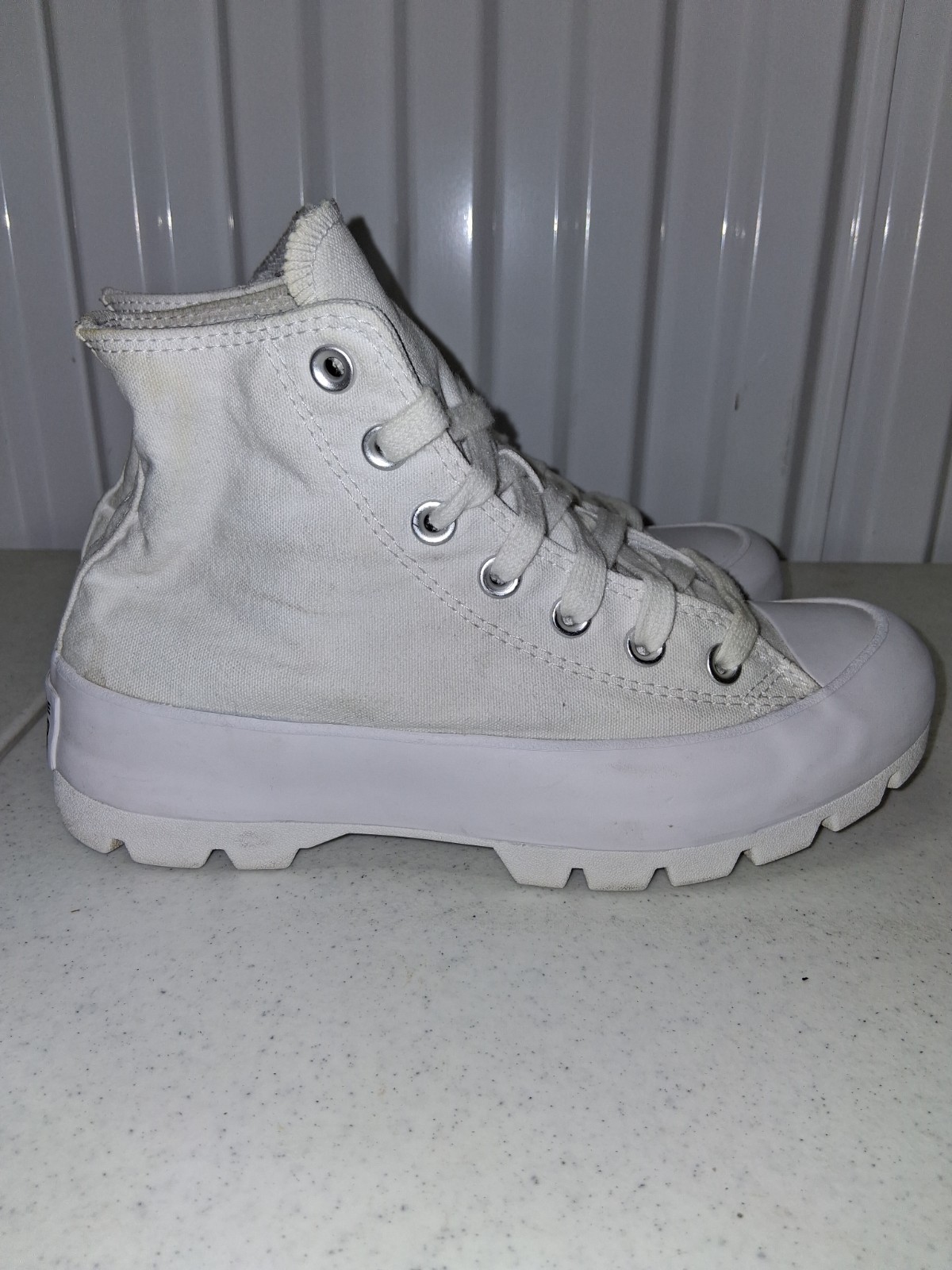 Converse Chuck Taylor All Star Lugged Hi White Womens 7 Platform Sneakers thumbnail 4