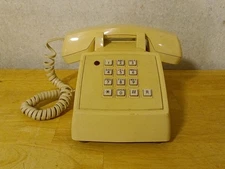 Working Vintage AT&T Bell System Telephone Touchtone Desk Phone Beige