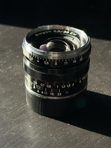 Carl Zeiss Biogon ZM 28mm F2.8 T* Leica M Mount Lens