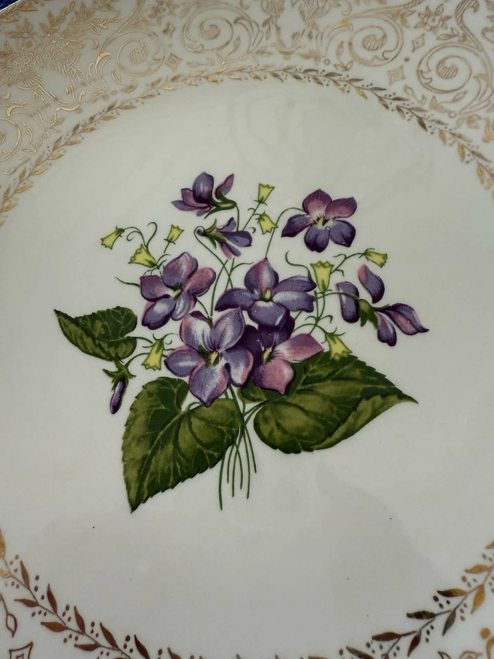 VINTAGE Spring Violets Cunningham & Pickett, purple, 22KT Gold Trim 10.25” Plate - Image 3 of 4