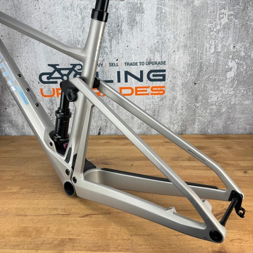 Low Mile! 2022 BMC Fourstroke 01 Large Carbon Disc Frameset 29" Fox Suspension - Picture 4 of 11