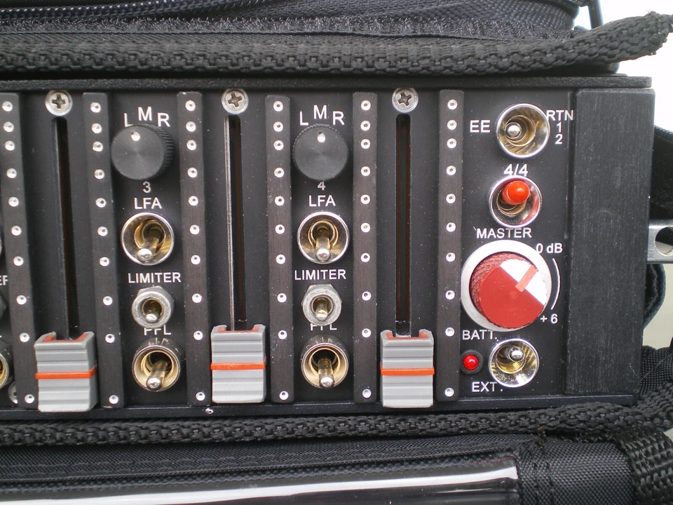 TW-LP444S  4in/4 After-Fader Out  4in/4 Pre-Fader Out  Portable ENG  Audio Mixer - Image 4 of 4