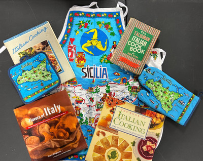 Sicily Souvenir Sicilia Apron,Mitt, Pot Holder & 4  VTG  Italian Cook Books