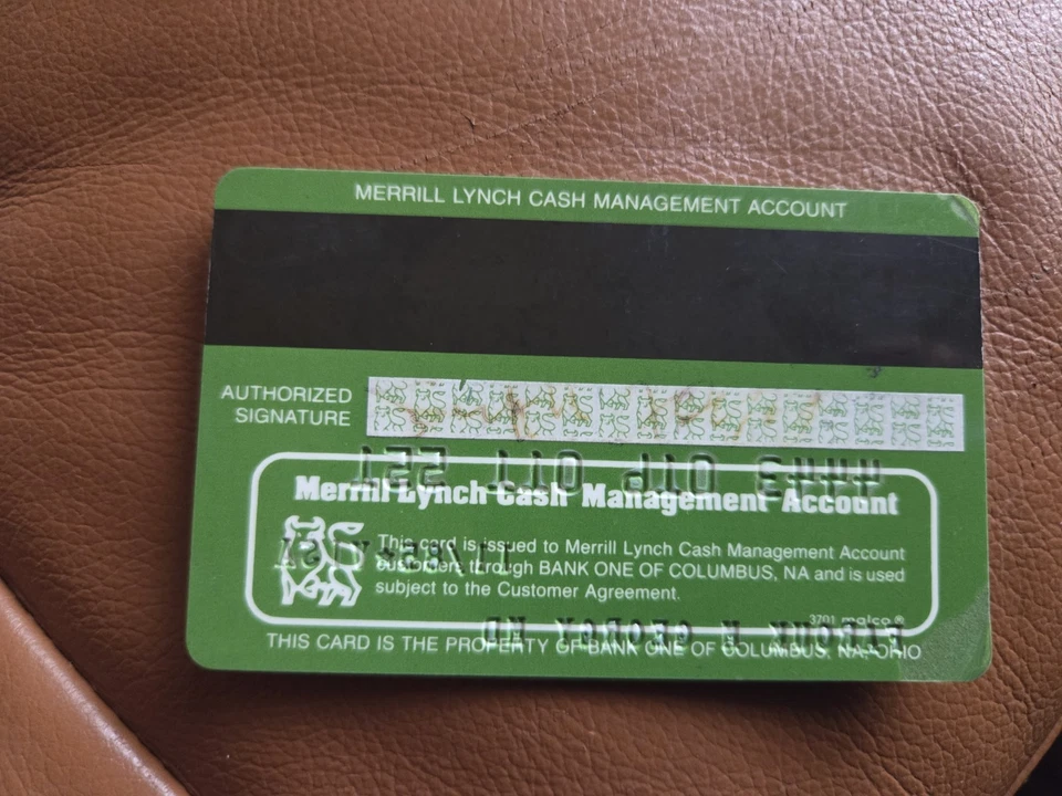 Merrill Lynch VISA Cash Management Account Credit Card Expired 1985 - Image 2 of 2