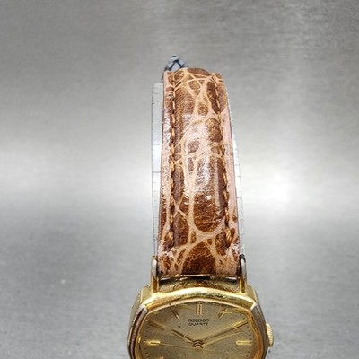 Seiko Watch Women 22mm Champagne Dial Gold Tone Octagon 1421 Seiko Watch Women 22mm Champagne Dial Gold Tone Octagon 1421