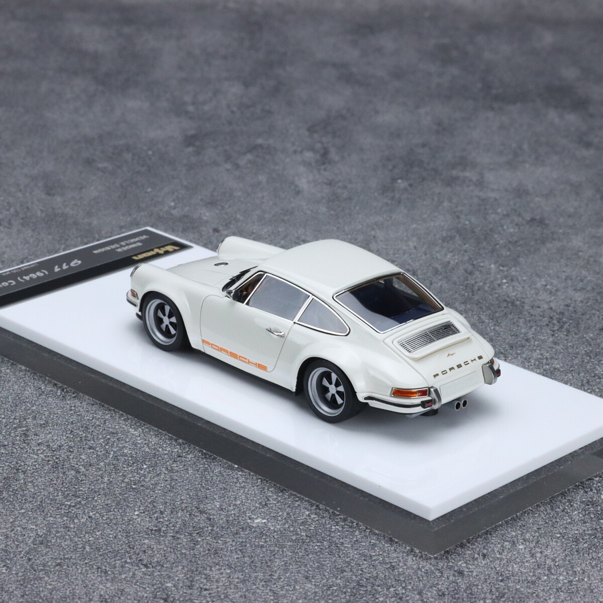 MakeUp Vision 1:43 Porsche Singer 911 964 Ivory White Modellautos