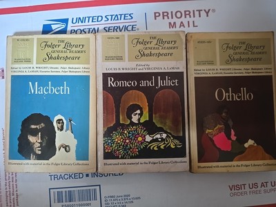 The Folger Library General Reader's Shakespeare, lot of 3 Macbeth, Othello,  R&J