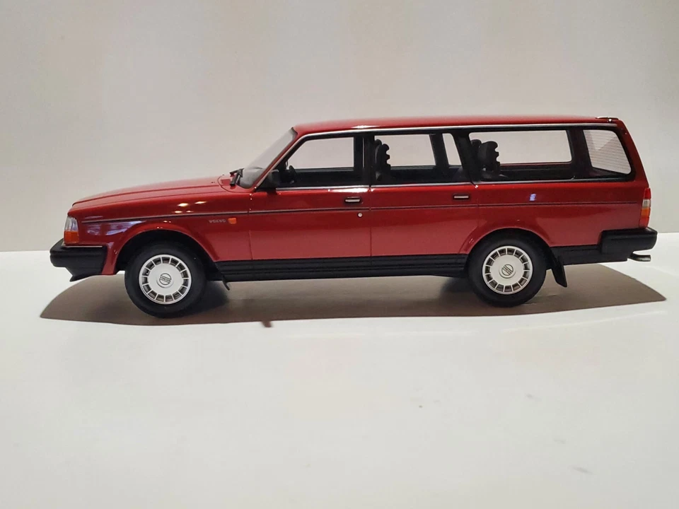 BOS Models 1989 Volvo 240 GL Station Wagon 1:18 Scale Resin Car LE 1,000 Red - Image 3 of 4