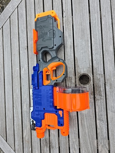 NERF N-Strike Elite HyperFire Blaster senza proiettili o batterie incluse - Foto 2 di 5