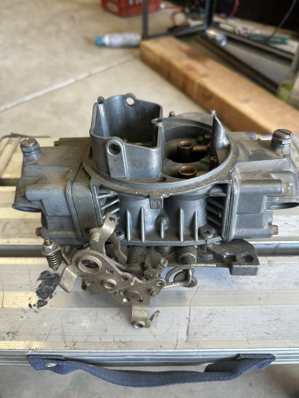 Holley 750cfm Vacuum Secondary CarburetorClassic Street Holley 080508