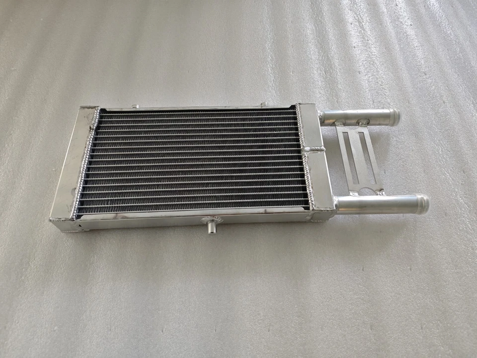 Radiador auxiliar de aluminio para Audi 80/90/Coupe Quattro 2,3 L 1988-1992 Foto 3 de 4